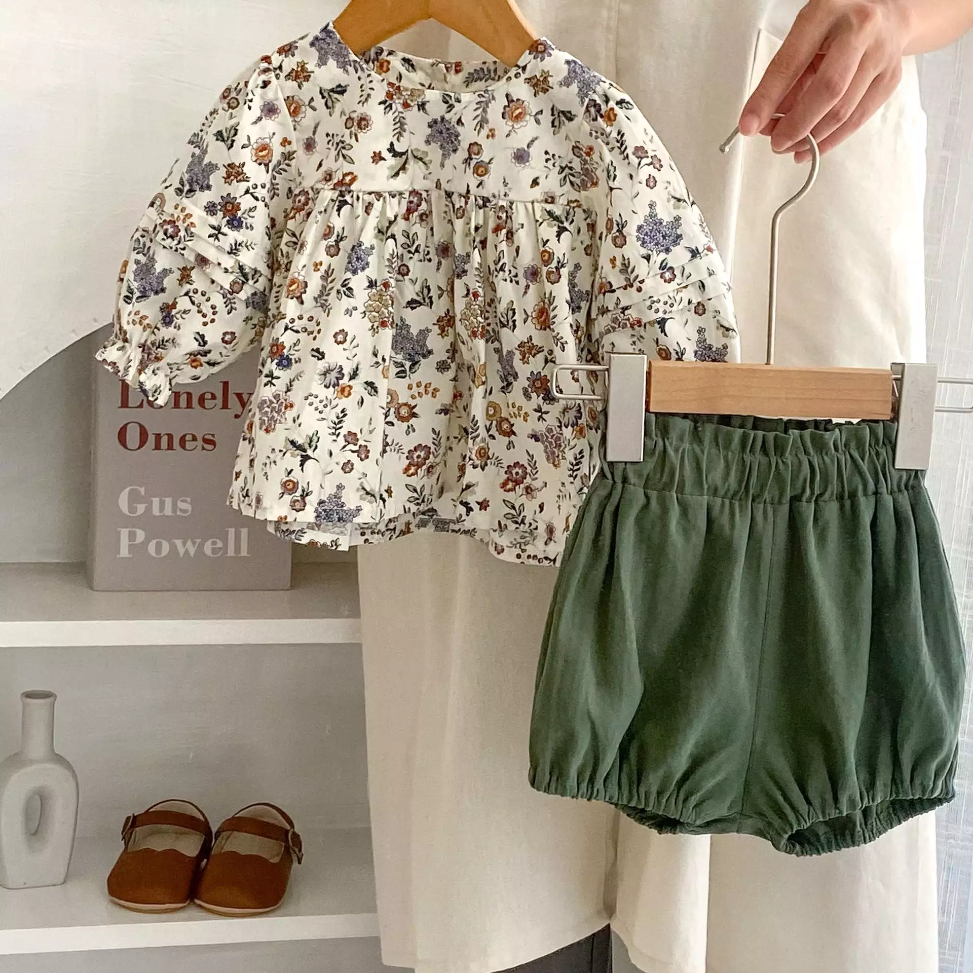 2 Pieces Set Baby Kid Girls Flower Print Tops And Solid Color Shorts Wholesale 23082872