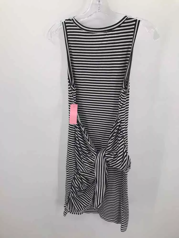 Pre-Owned Lillusory Black Size Medium Stripe Knee Length Sleeveless Dress