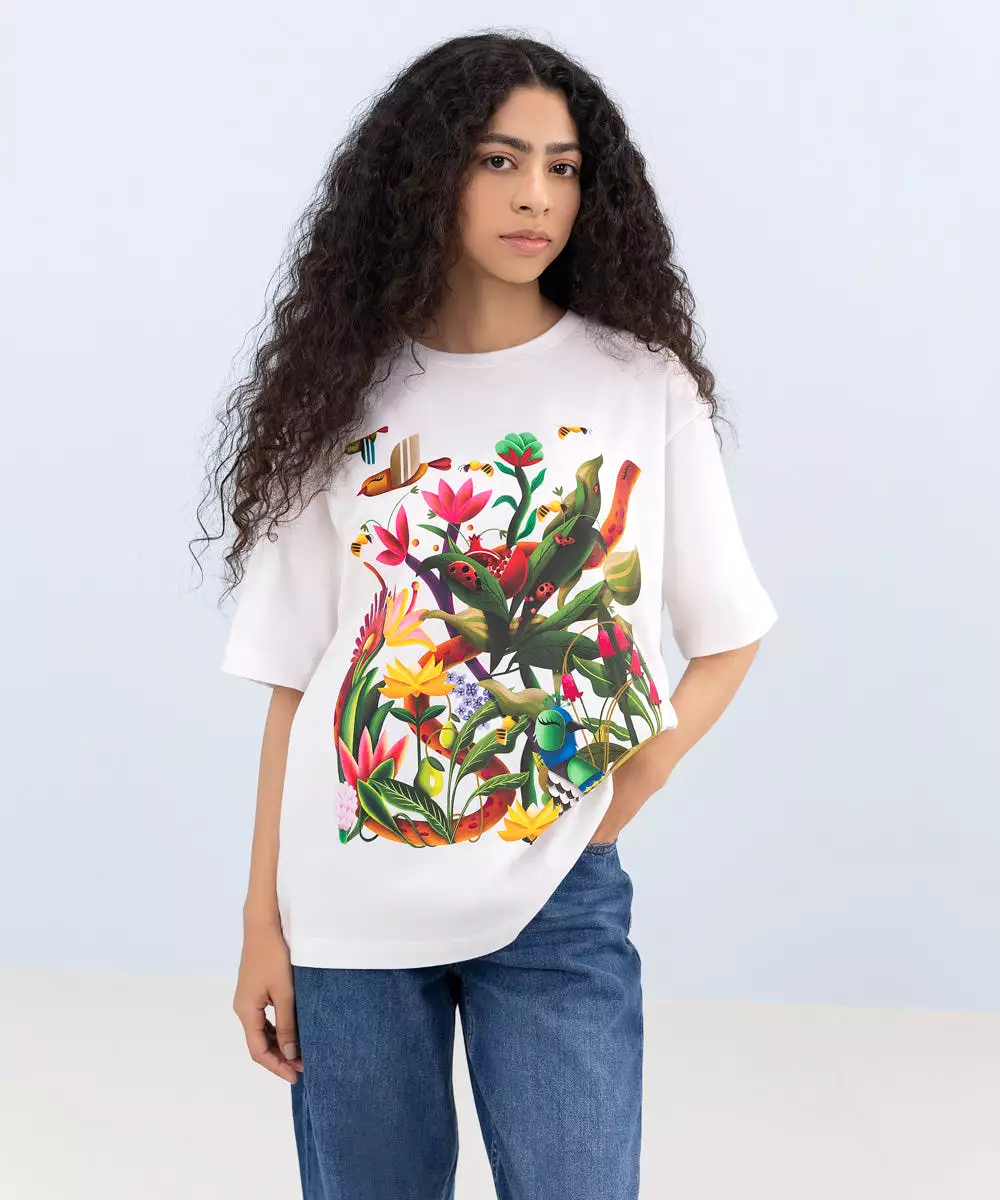 The Honey Bee Graphic T-Shirt